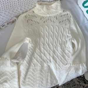 White House Black Market Detailed Sweater✨